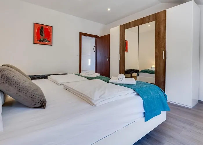 View Апартаменты *